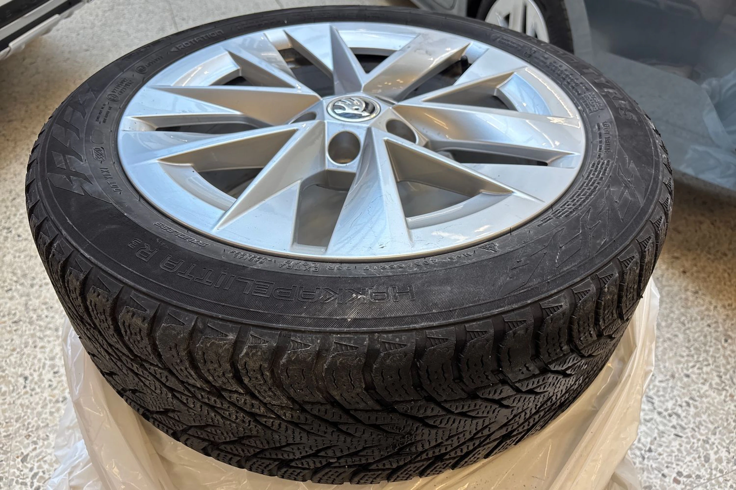 harmaa Skoda Octavia 2021 kuva 15.