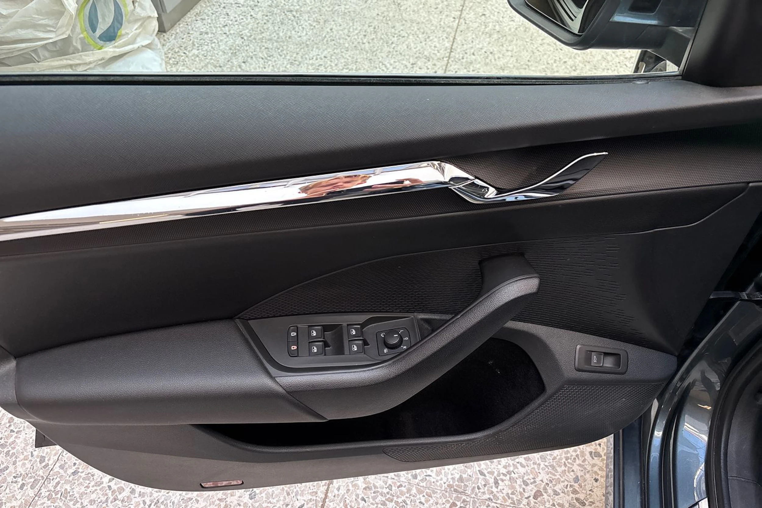 harmaa Skoda Octavia 2021 kuva 19.
