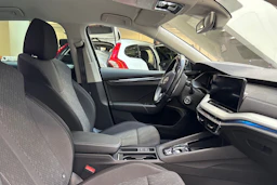 harmaa Skoda Octavia 2021 kuva 25.