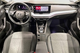 met. musta Skoda Octavia 2021 kuva 7.