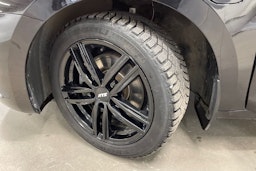 met. musta Skoda Octavia 2021 kuva 10.