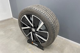 met. musta Skoda Octavia 2021 kuva 11.