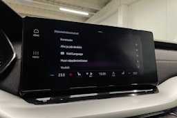 met. musta Skoda Octavia 2021 kuva 18.