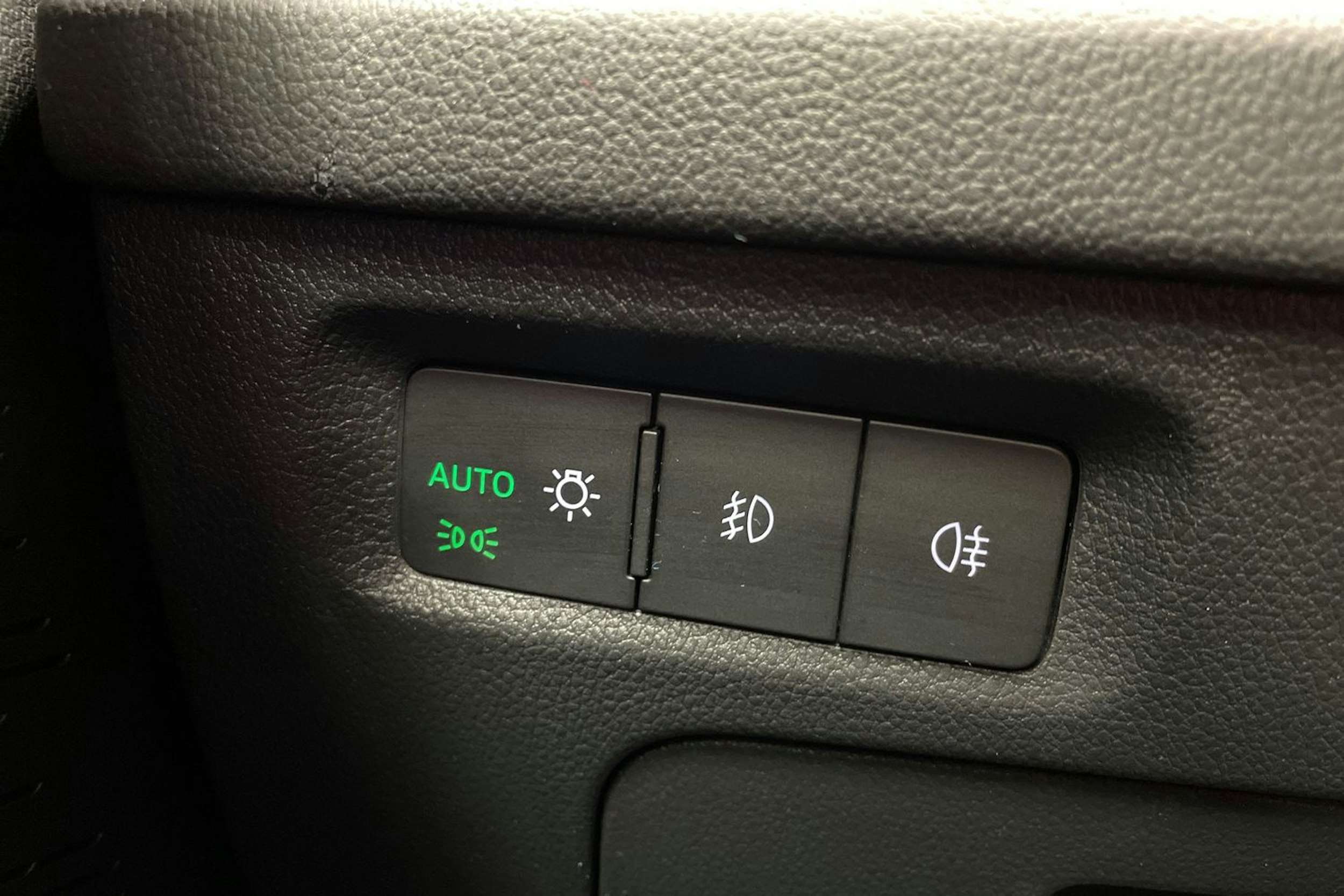 met. musta Skoda Octavia 2021 kuva 21.