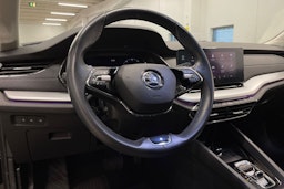 met. musta Skoda Octavia 2021 kuva 25.