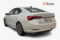 valkoinen Skoda Octavia 2021 kuva 2.