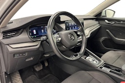 valkoinen Skoda Octavia 2021 kuva 3.