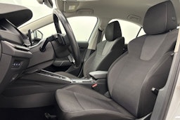 valkoinen Skoda Octavia 2021 kuva 14.