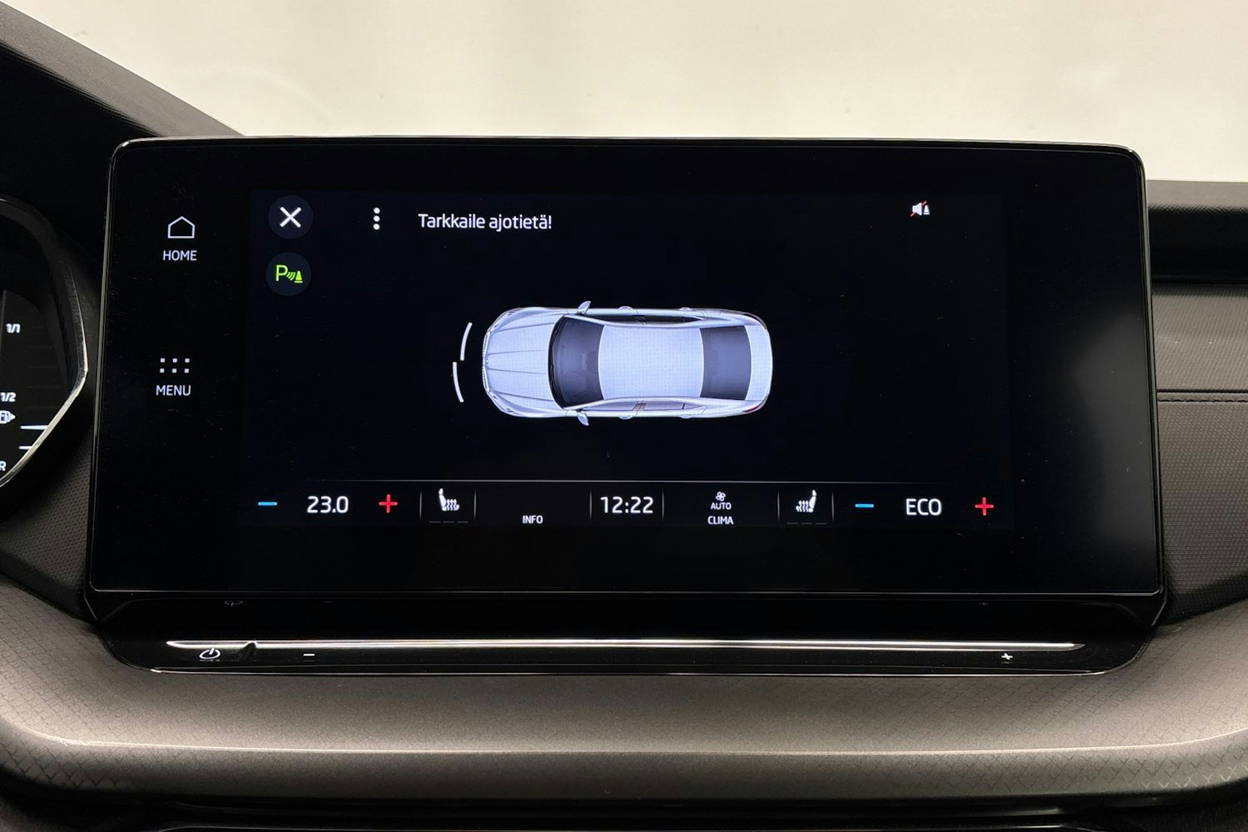 valkoinen Skoda Octavia 2021 kuva 19.