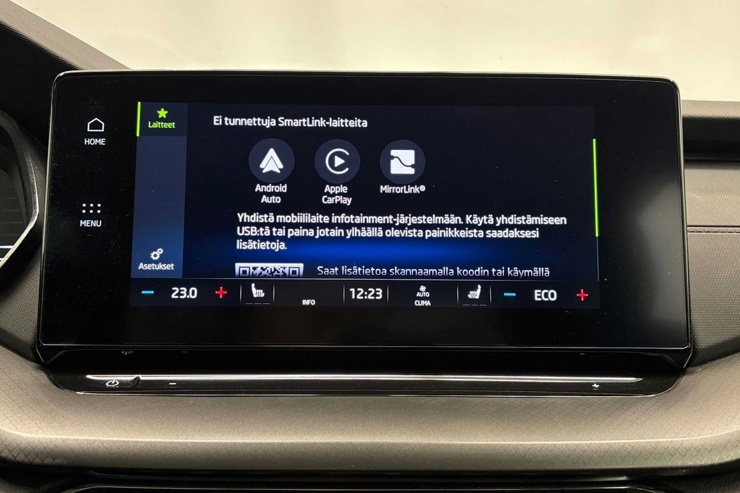 valkoinen Skoda Octavia 2021 kuva 21.