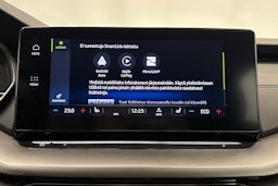 valkoinen Skoda Octavia 2021 kuva 21.