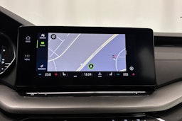 valkoinen Skoda Octavia 2021 kuva 22.