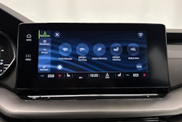 valkoinen Skoda Octavia 2021 kuva 23.
