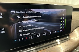 valkoinen Skoda Octavia 2021 kuva 17.