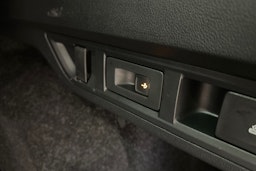 valkoinen Skoda Octavia 2021 kuva 23.