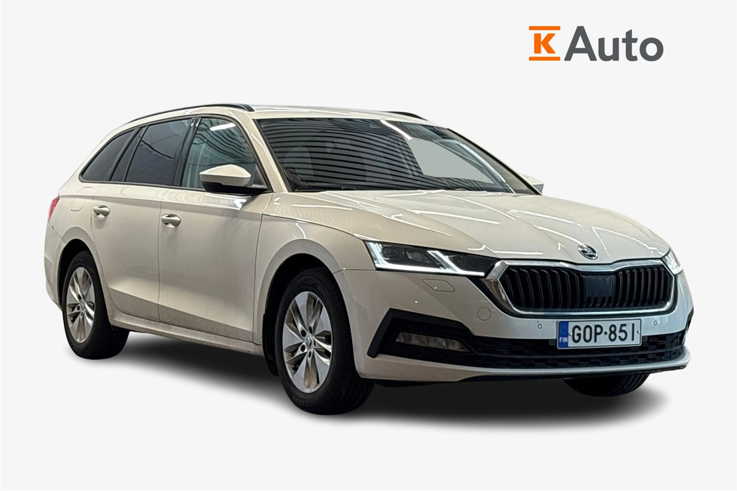 valkoinen Skoda Octavia 2021 kuva 1.