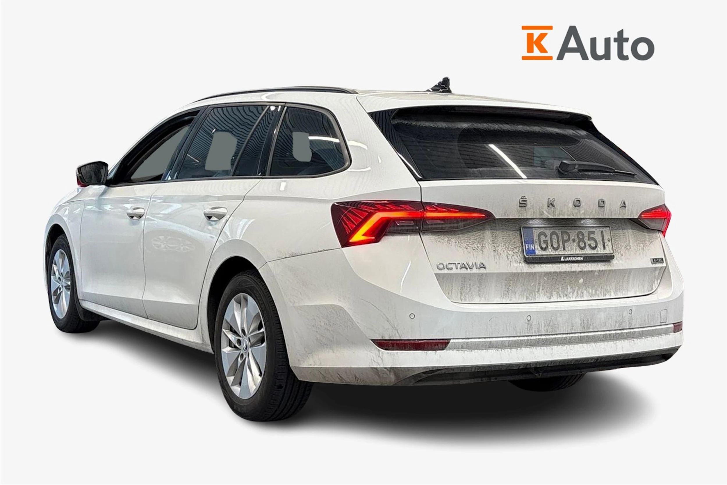 valkoinen Skoda Octavia 2021 kuva 2.
