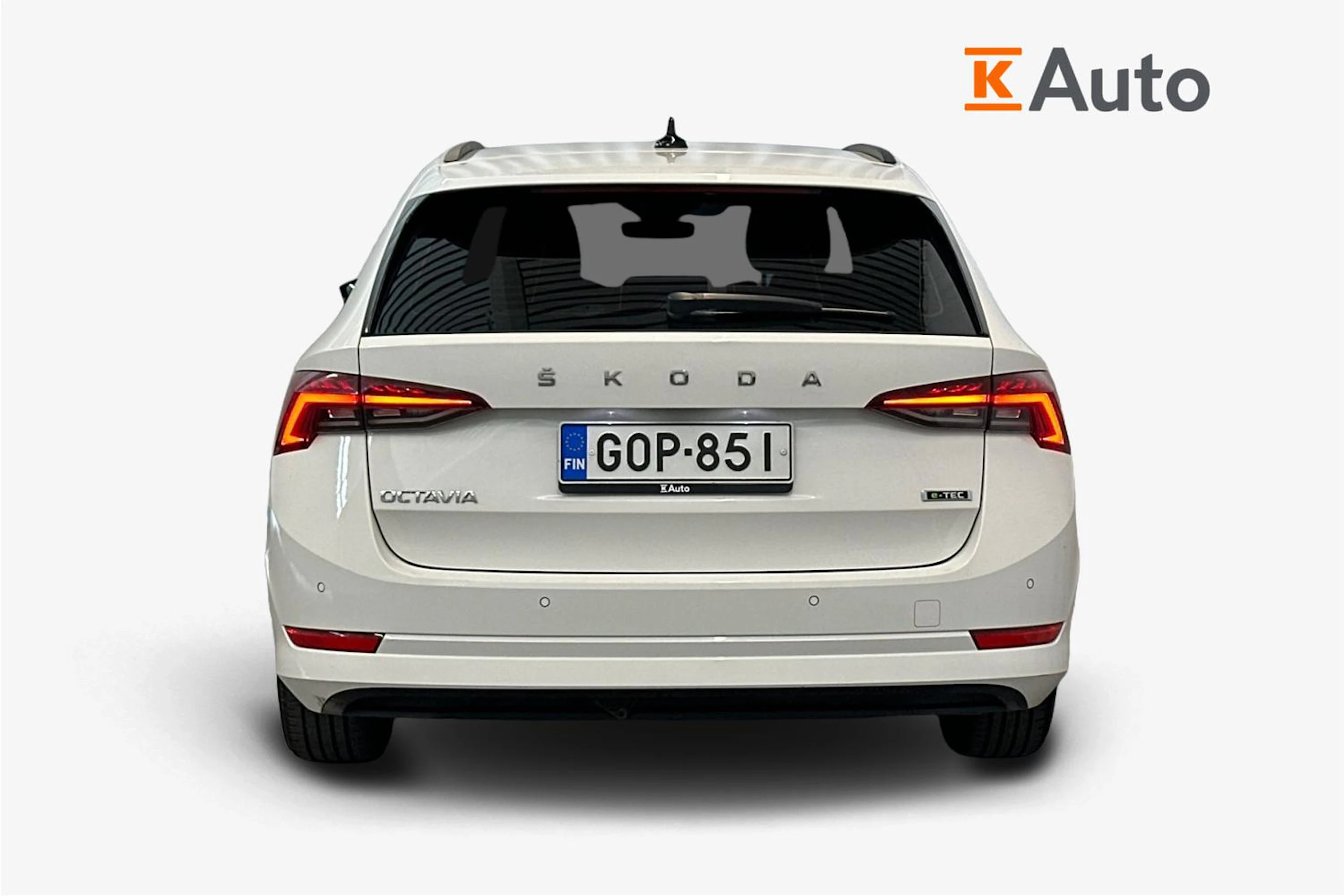 valkoinen Skoda Octavia 2021 kuva 4.