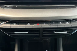 valkoinen Skoda Octavia 2021 kuva 20.