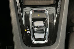valkoinen Skoda Octavia 2021 kuva 22.