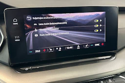 valkoinen Skoda Octavia 2021 kuva 27.