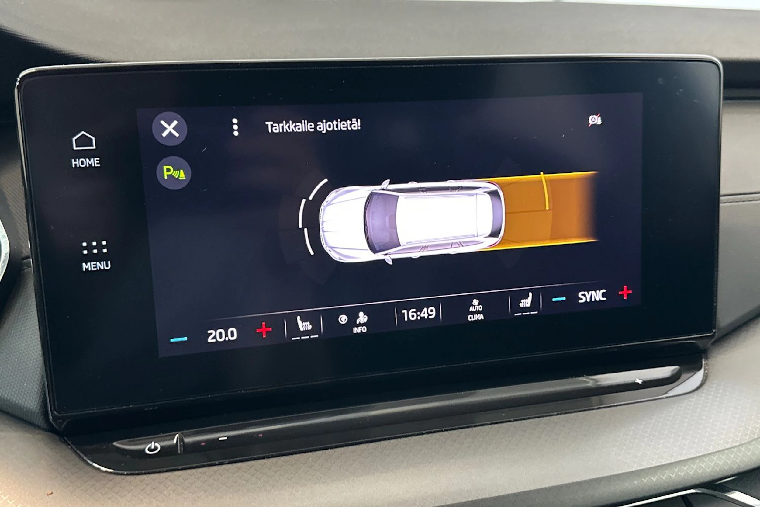 valkoinen Skoda Octavia 2021 kuva 28.