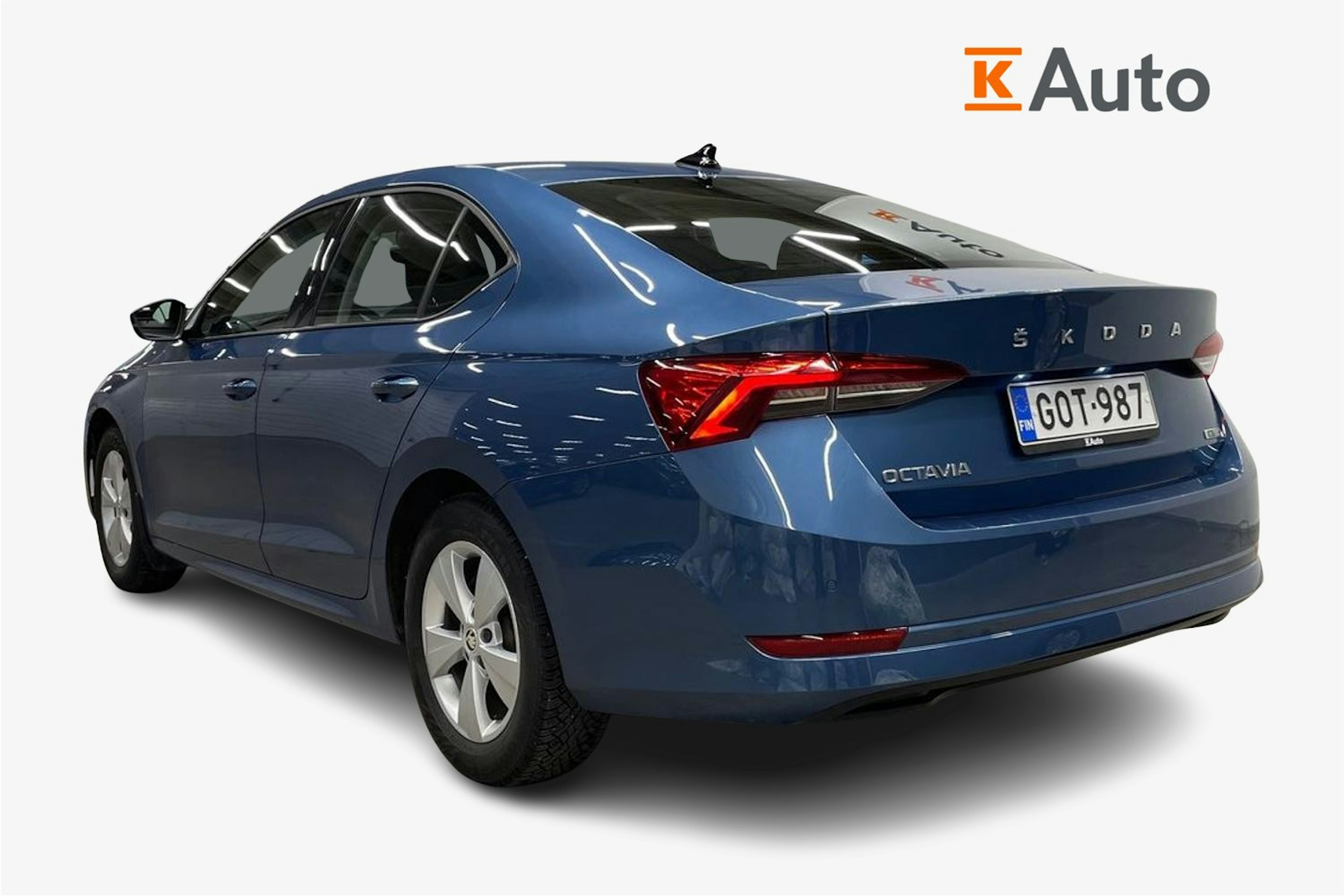 sininen Skoda Octavia 2021 kuva 2.