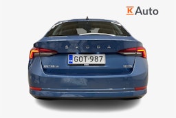 sininen Skoda Octavia 2021 kuva 3.