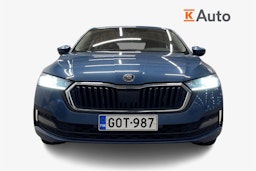 sininen Skoda Octavia 2021 kuva 4.