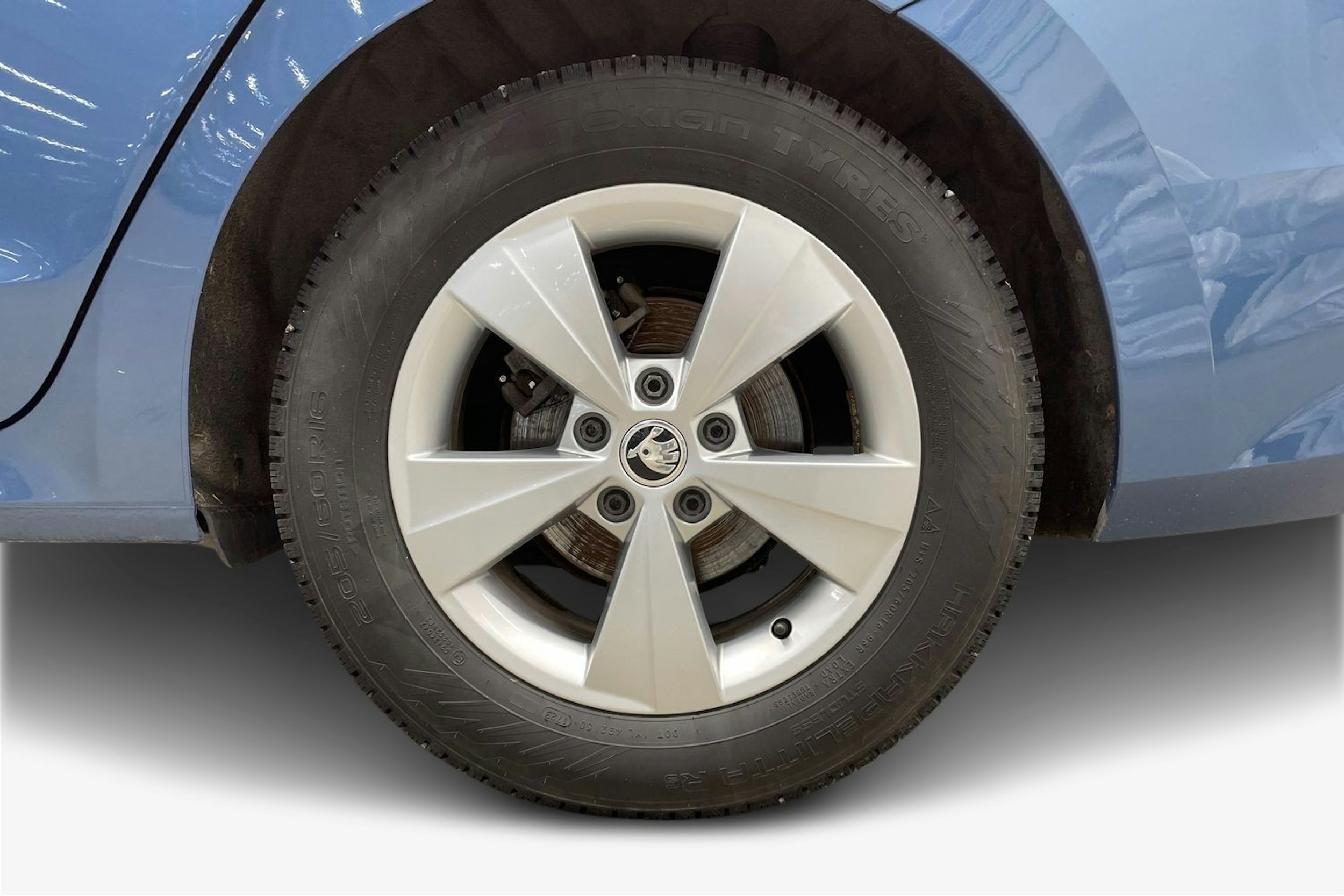 sininen Skoda Octavia 2021 kuva 9.