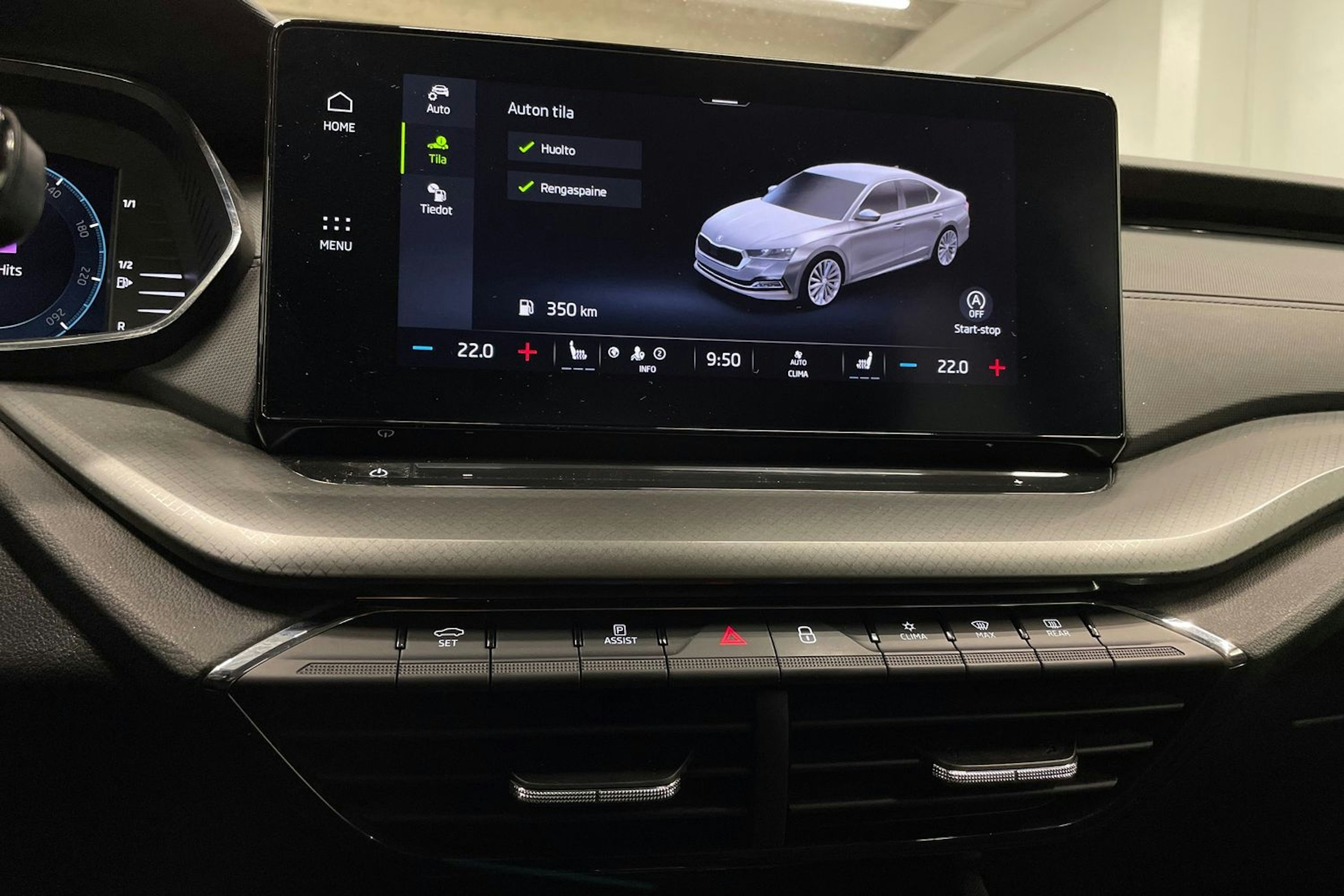 sininen Skoda Octavia 2021 kuva 18.