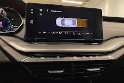 sininen Skoda Octavia 2021 kuva 19.