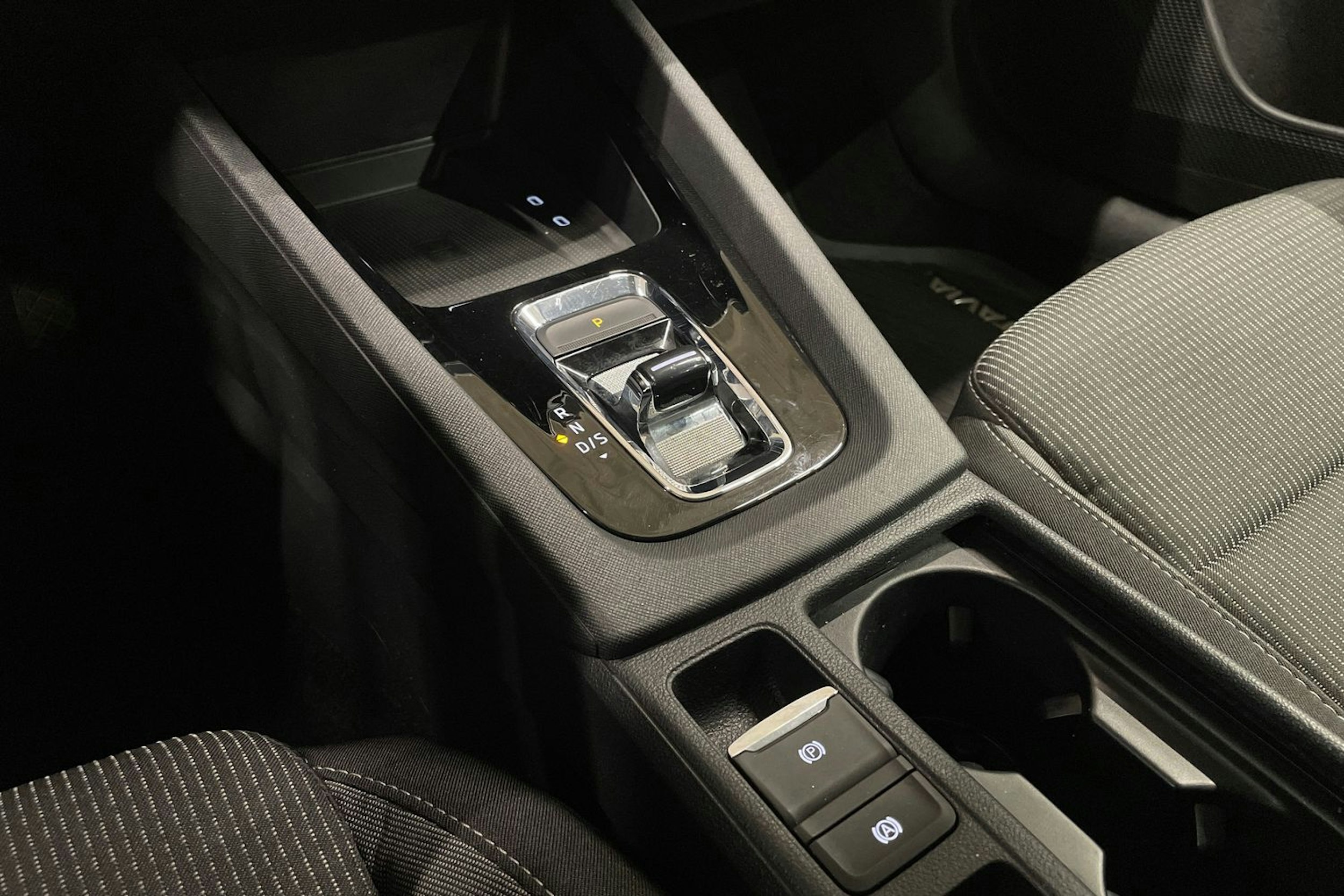 sininen Skoda Octavia 2021 kuva 20.