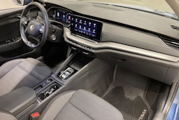 sininen Skoda Octavia 2021 kuva 26.