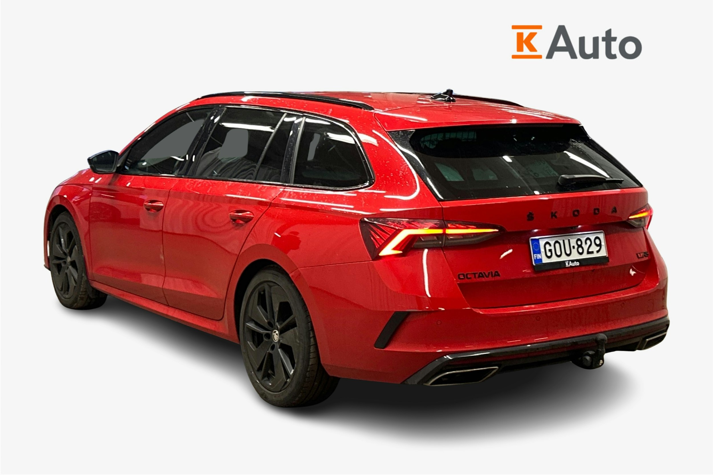 punainen Skoda Octavia 2021 kuva 2.
