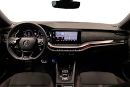 punainen Skoda Octavia 2021 kuva 9.