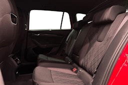 punainen Skoda Octavia 2021 kuva 10.