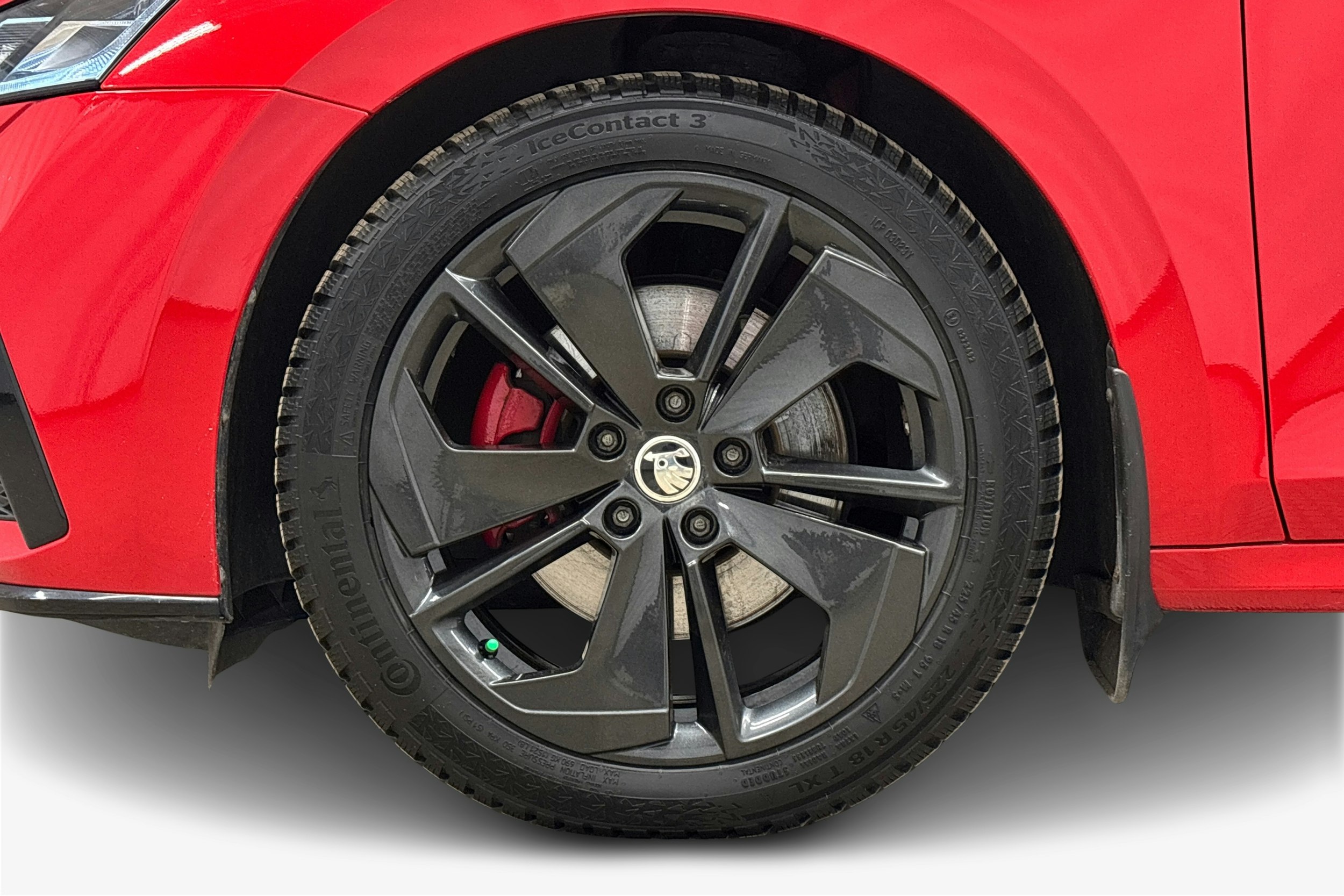 punainen Skoda Octavia 2021 kuva 11.