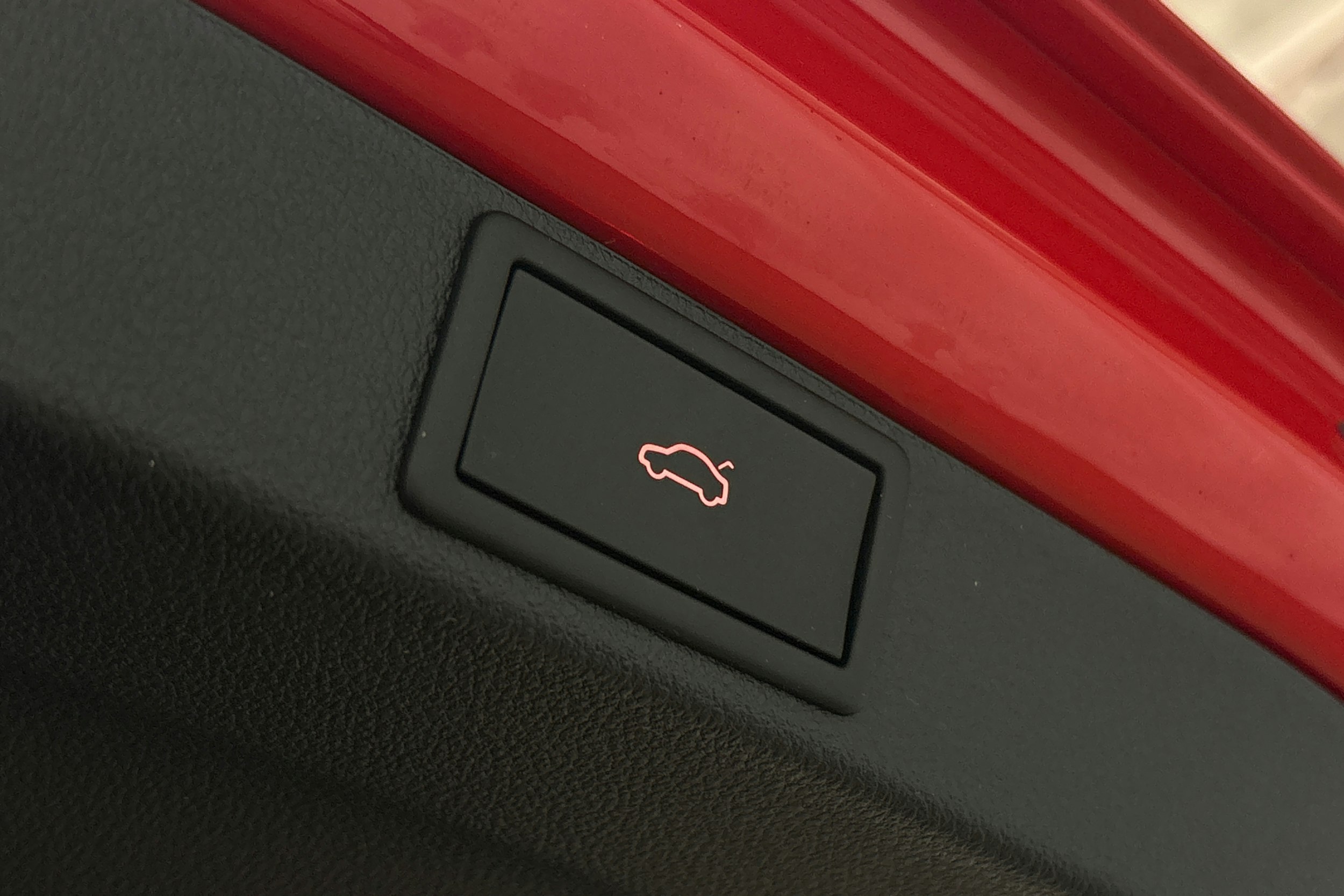 punainen Skoda Octavia 2021 kuva 15.