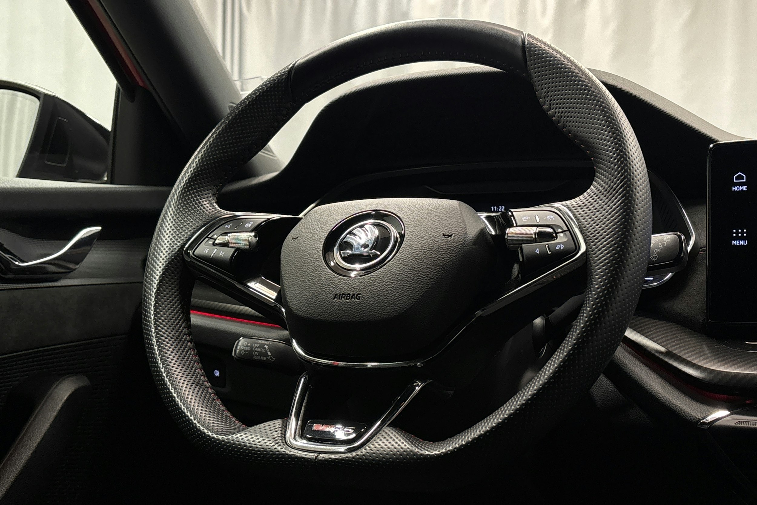 punainen Skoda Octavia 2021 kuva 19.