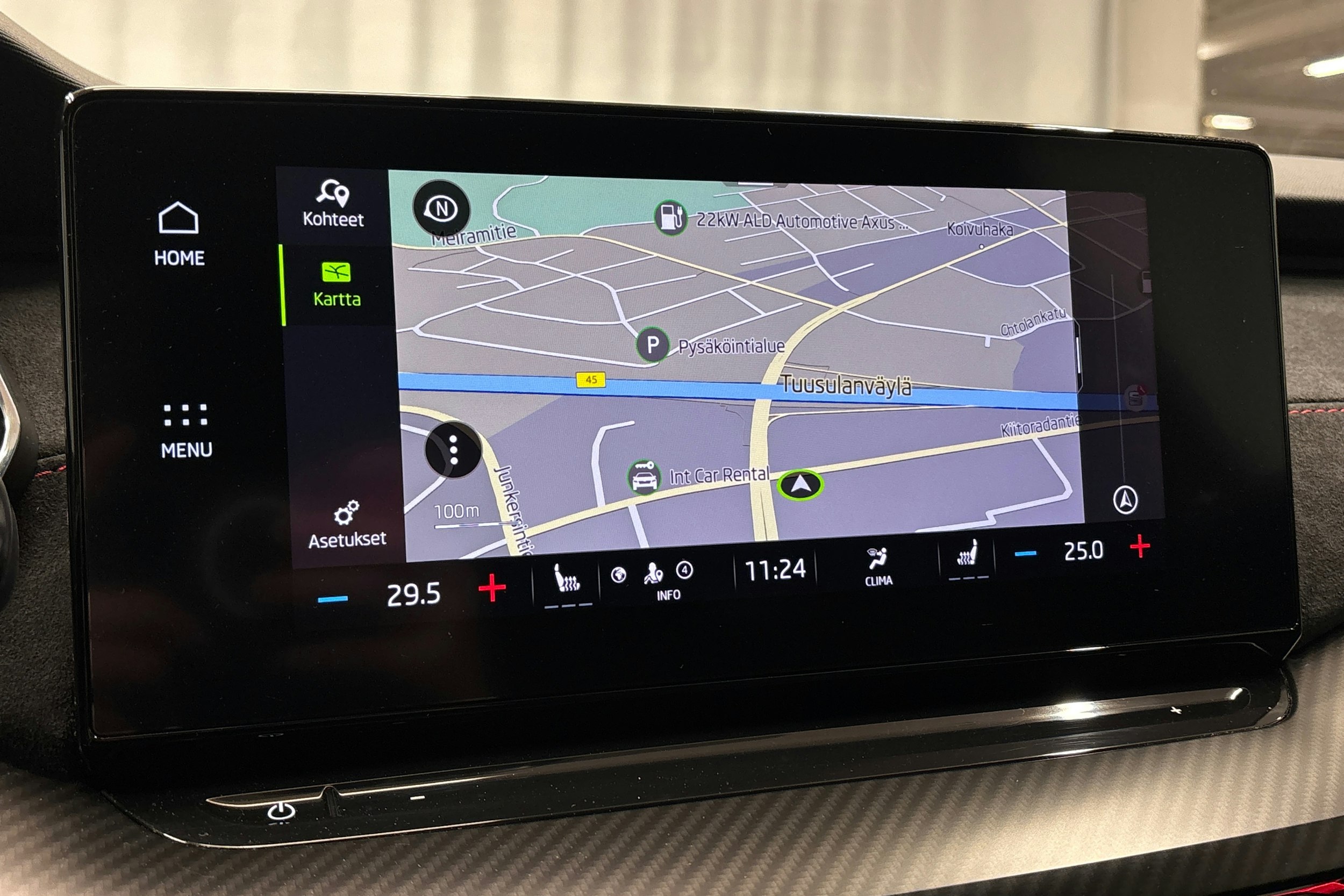 punainen Skoda Octavia 2021 kuva 24.