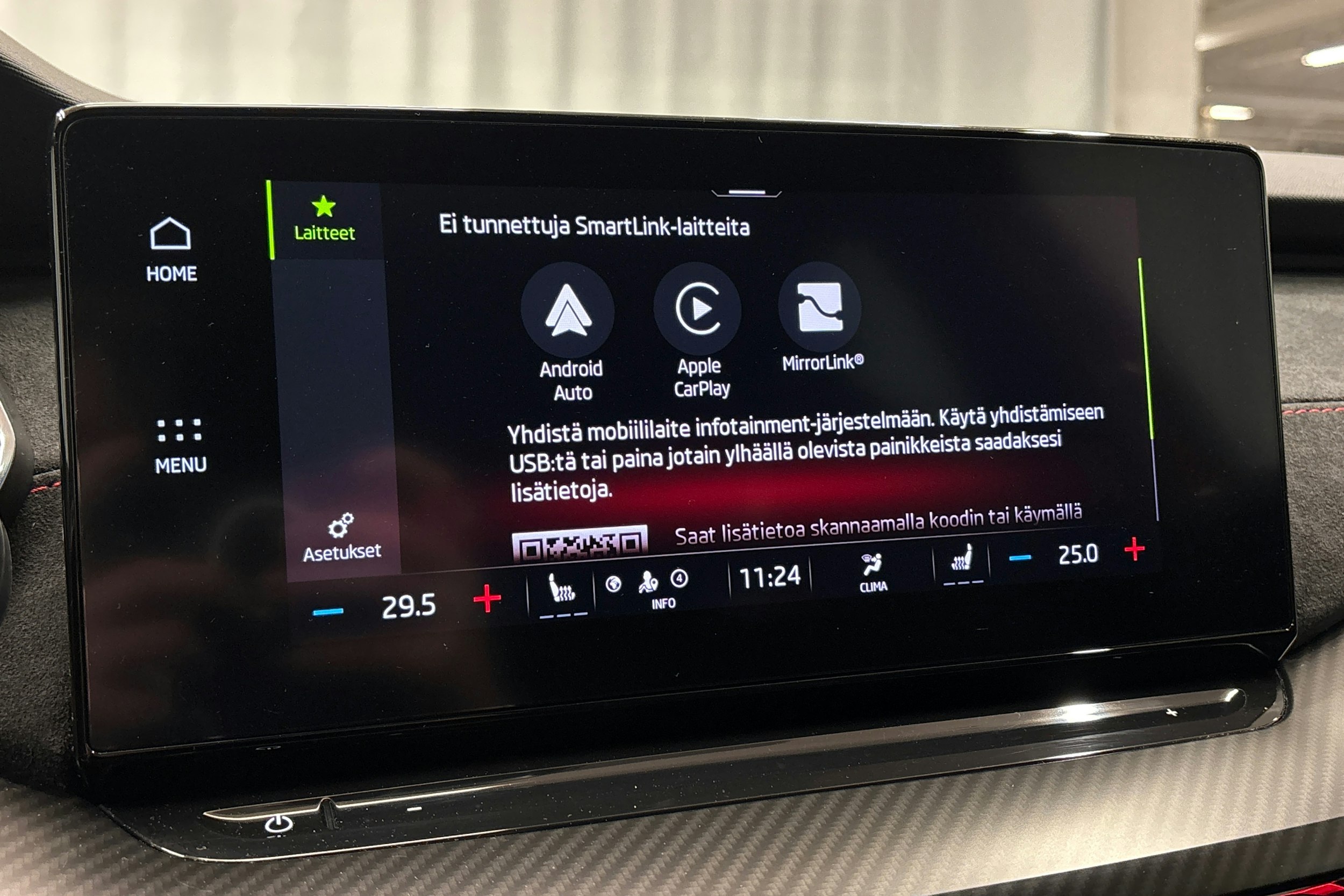 punainen Skoda Octavia 2021 kuva 26.