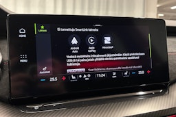 punainen Skoda Octavia 2021 kuva 26.