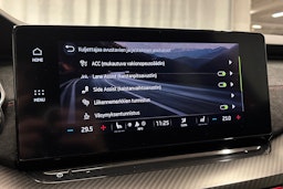 punainen Skoda Octavia 2021 kuva 27.