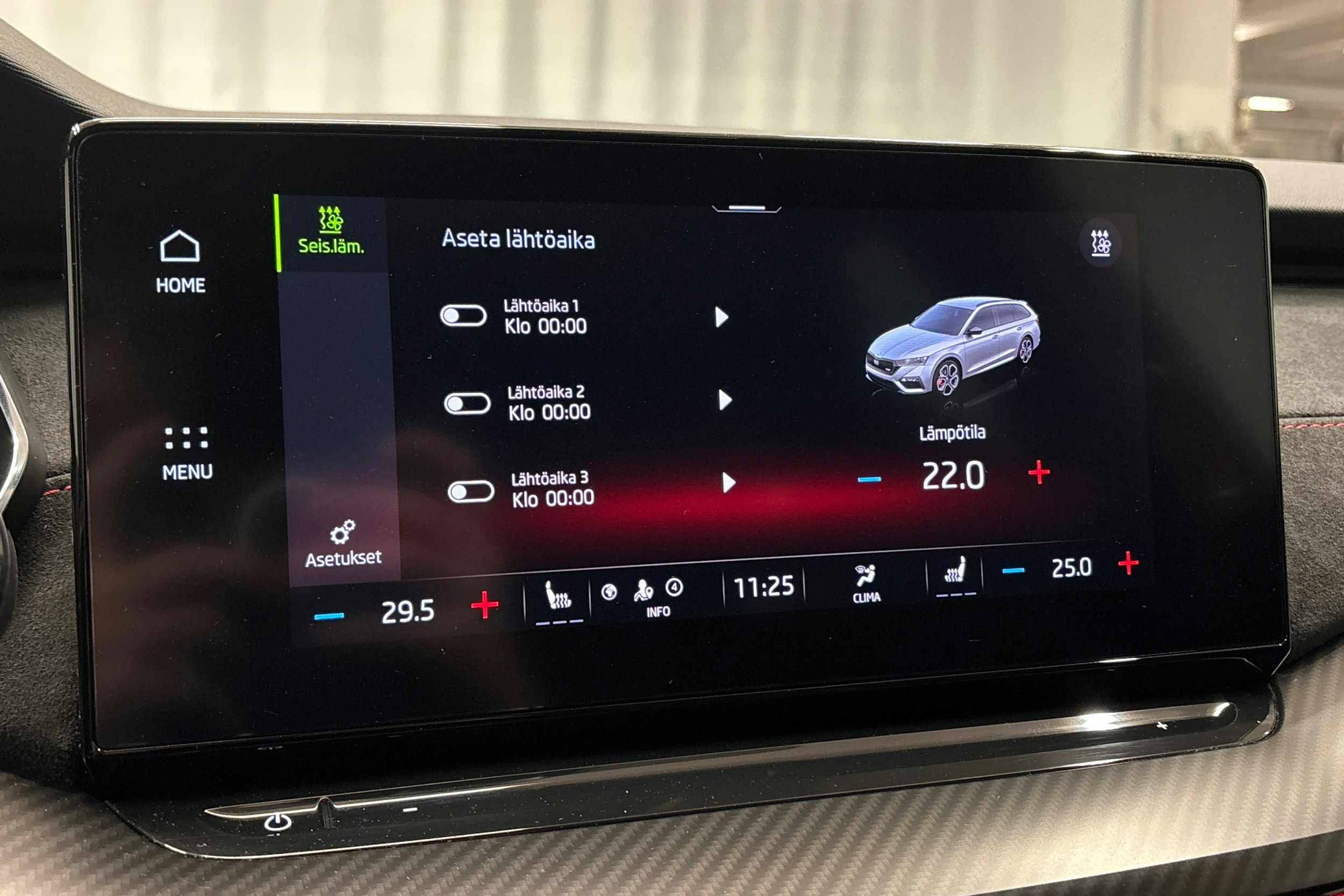 punainen Skoda Octavia 2021 kuva 29.