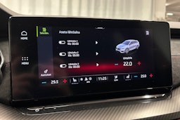 punainen Skoda Octavia 2021 kuva 29.