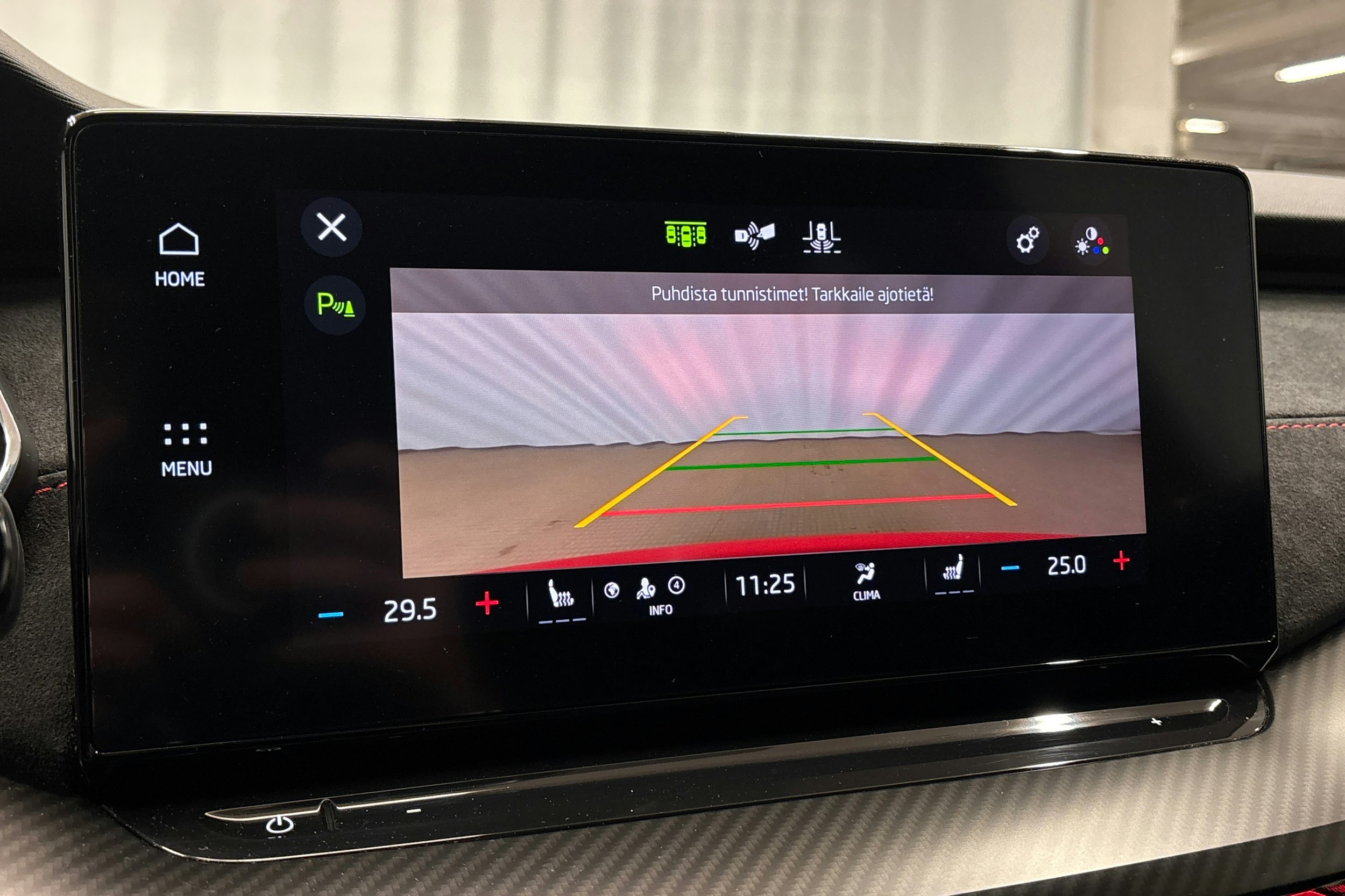 punainen Skoda Octavia 2021 kuva 30.