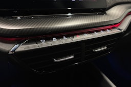 punainen Skoda Octavia 2021 kuva 31.