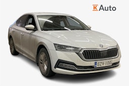 valkoinen Skoda Octavia 2021 kuva 1.