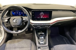 valkoinen Skoda Octavia 2021 kuva 9.